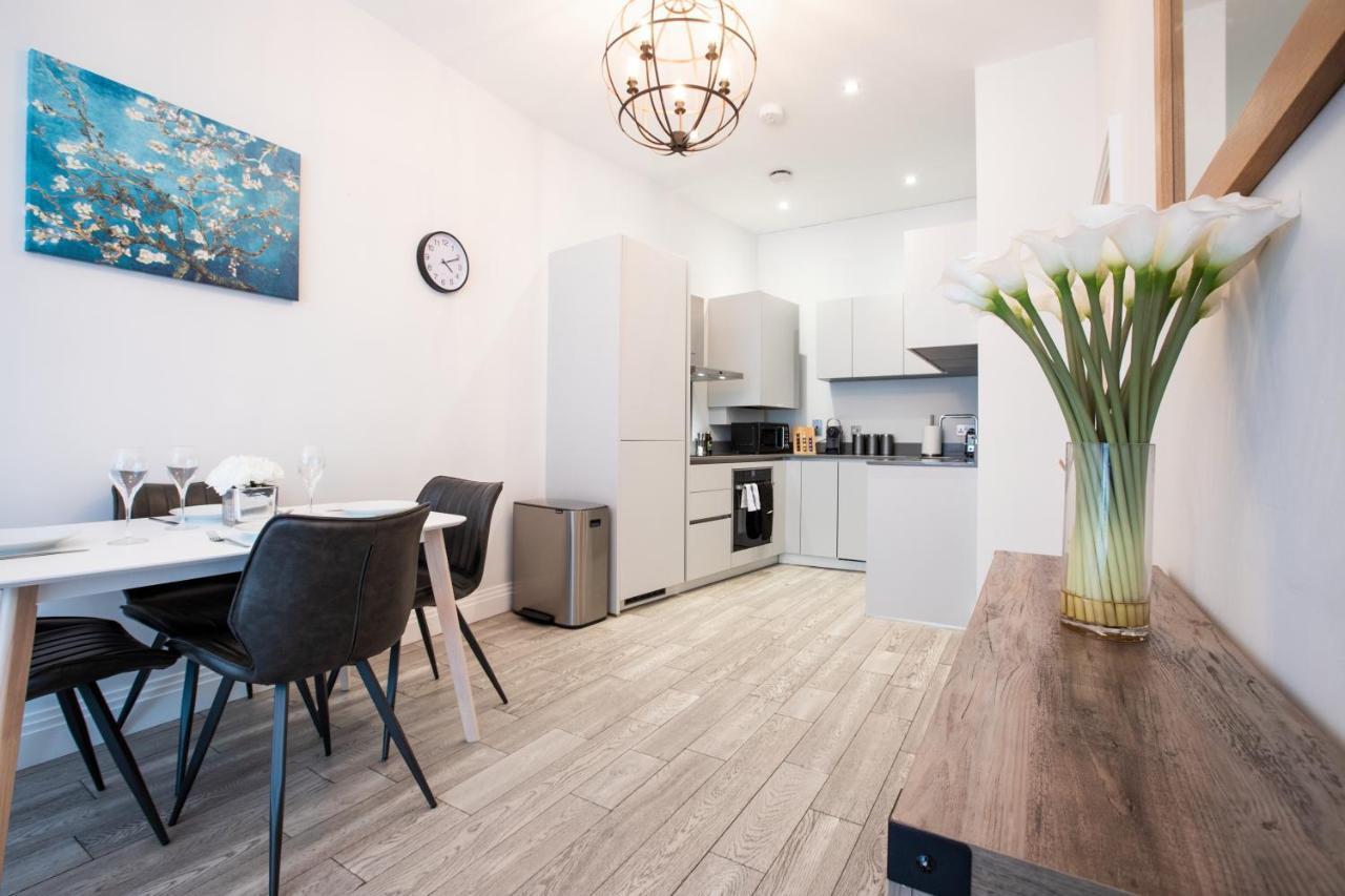 Urban Living'S - Windsor Castle Luxury Apartments Екстериор снимка